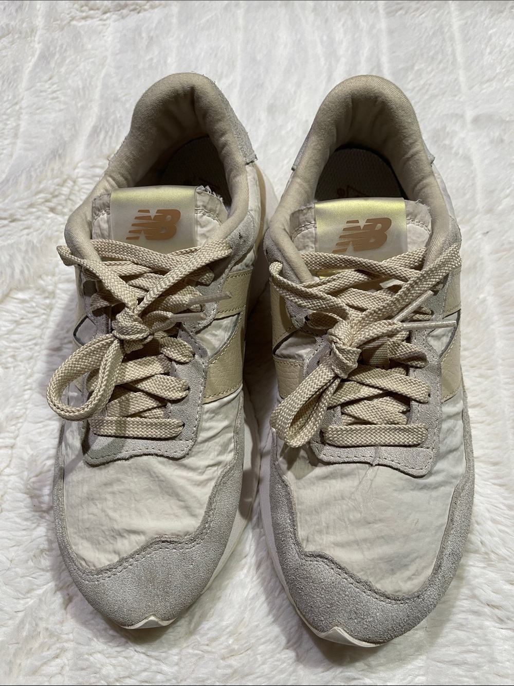 New Balance 257 Beige Cream Retro Sneakers